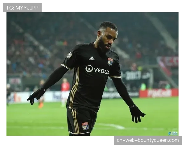 里昂3-1战胜特鲁瓦，拉卡泽特完成帽子戏法